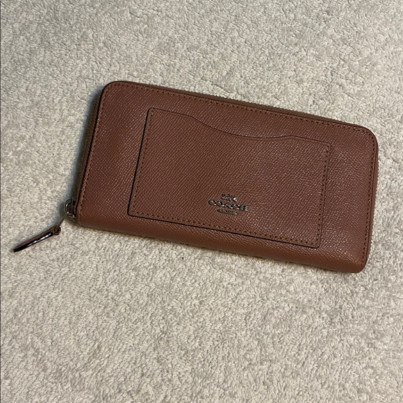 Coach Pink Wallet - Picture 2 of 10